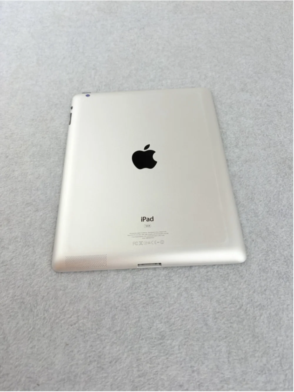 APPLE iPad 4th Gen A1416 16GB Wi-Fi 9.7” Silver Passcode Locked Clean